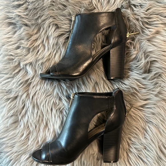 Guess high heels sandals - Picture 2 of 3